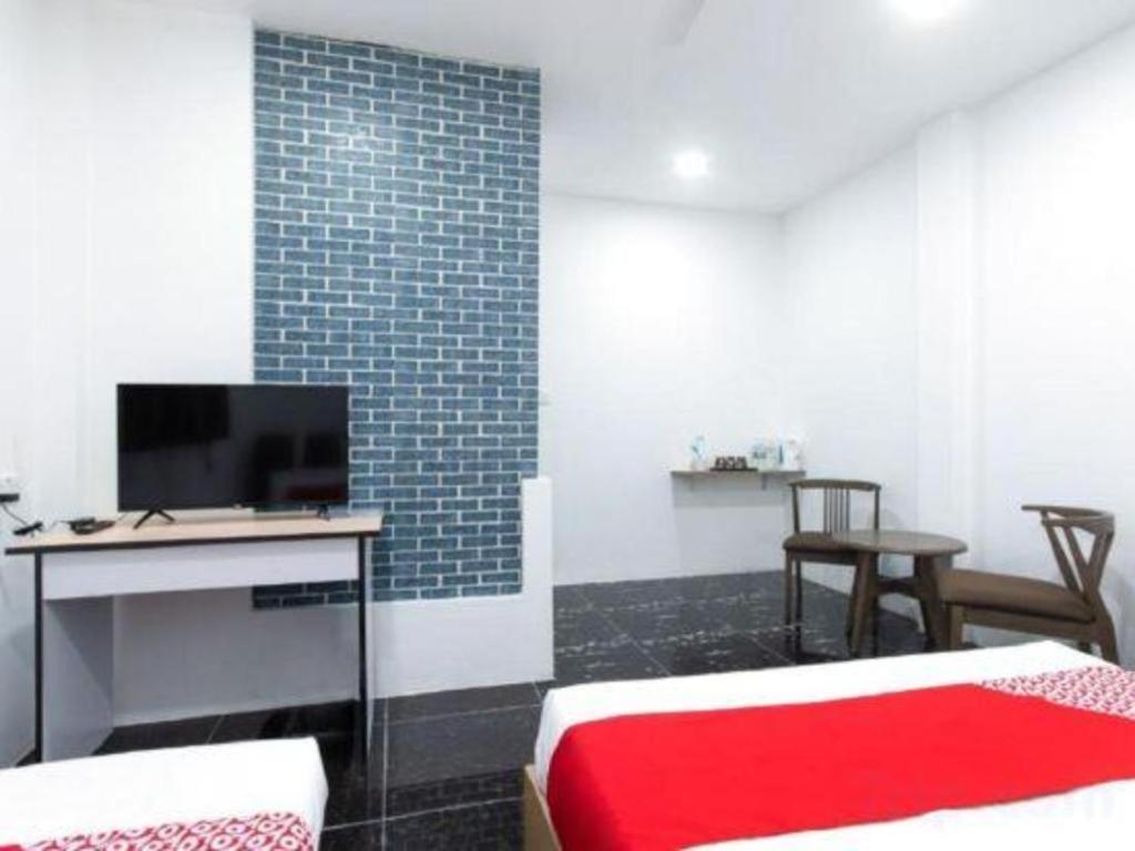 Oyo 44011 Weng Bee Guest House Кота Кинабалу Екстериор снимка