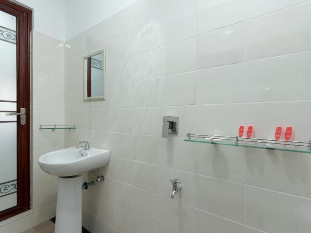 Oyo 44011 Weng Bee Guest House Кота Кинабалу Екстериор снимка