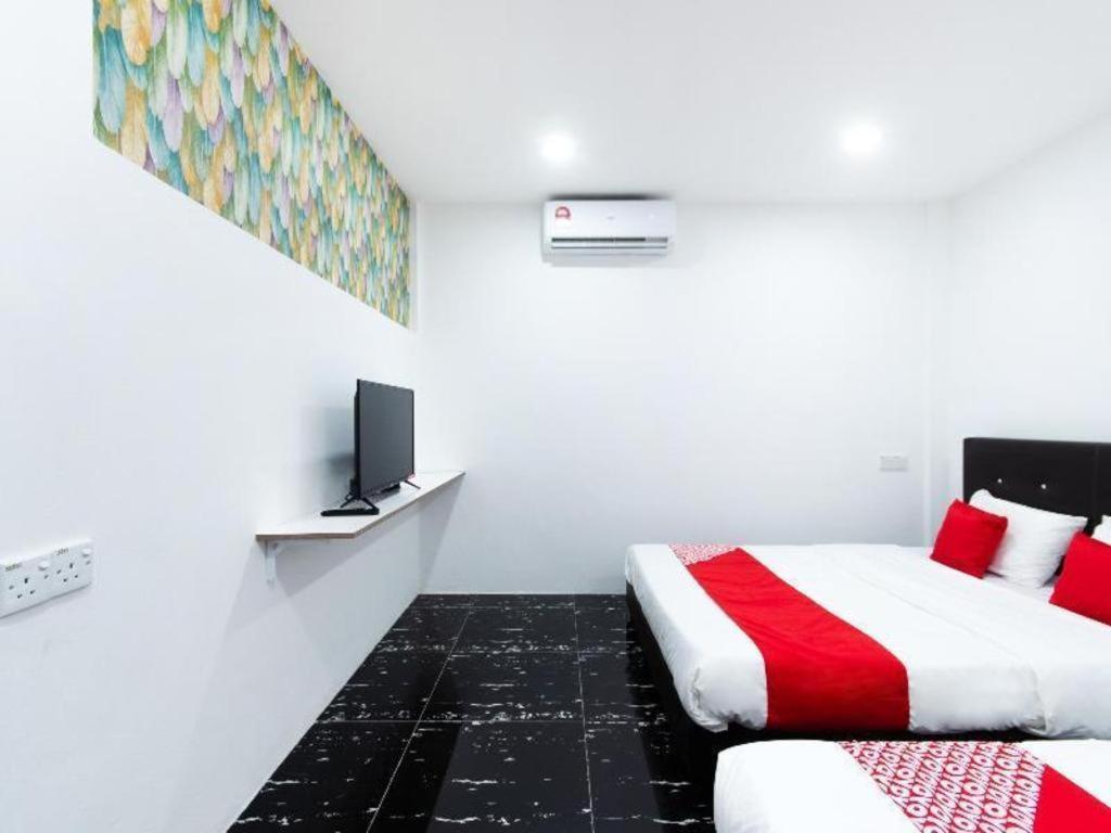 Oyo 44011 Weng Bee Guest House Кота Кинабалу Екстериор снимка