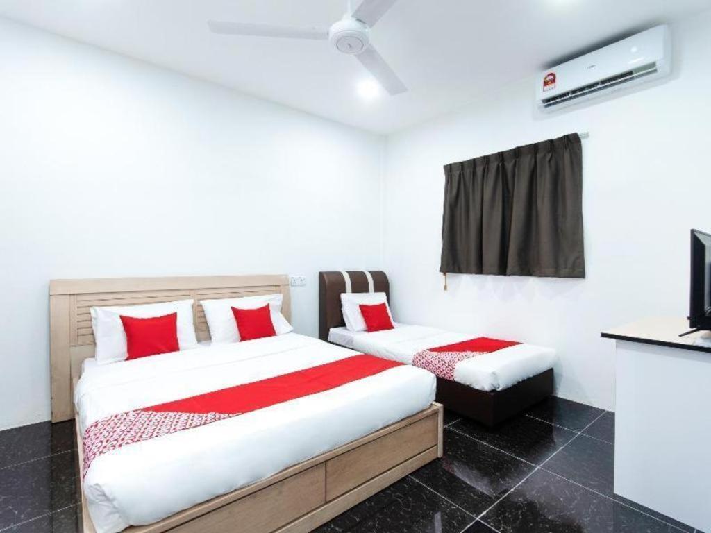 Oyo 44011 Weng Bee Guest House Кота Кинабалу Екстериор снимка