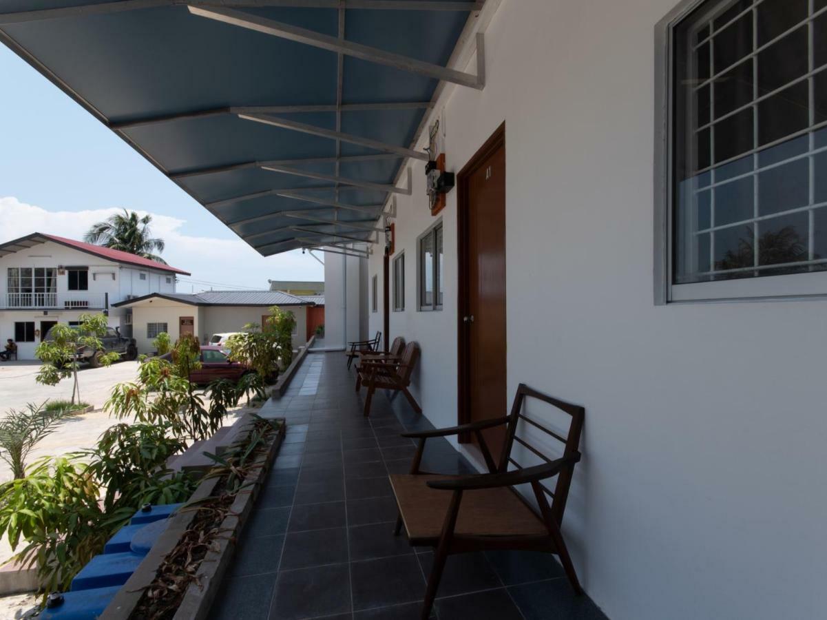 Oyo 44011 Weng Bee Guest House Кота Кинабалу Екстериор снимка