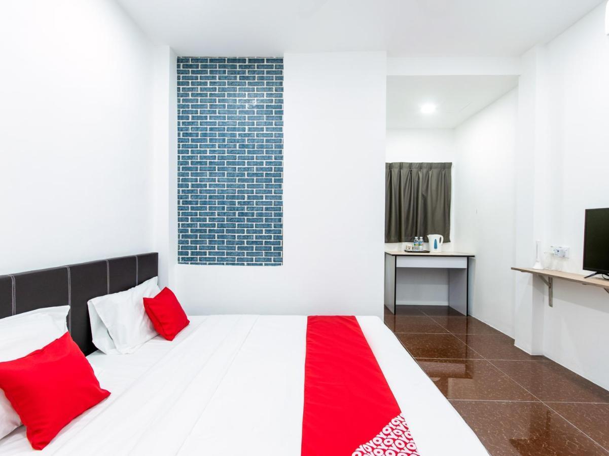 Oyo 44011 Weng Bee Guest House Кота Кинабалу Екстериор снимка