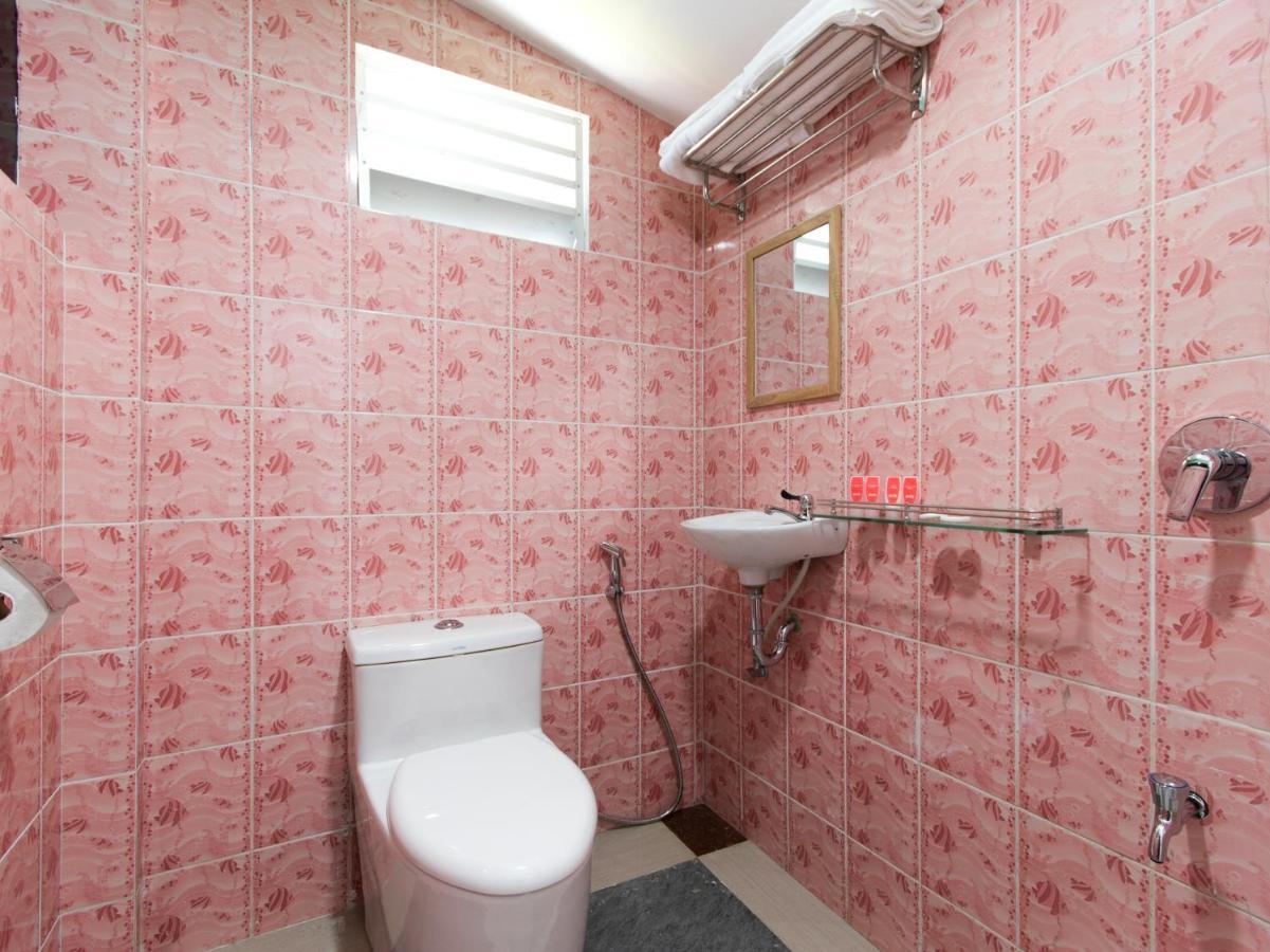 Oyo 44011 Weng Bee Guest House Кота Кинабалу Екстериор снимка