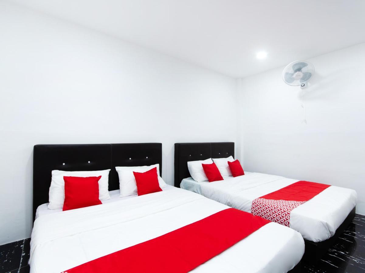 Oyo 44011 Weng Bee Guest House Кота Кинабалу Екстериор снимка