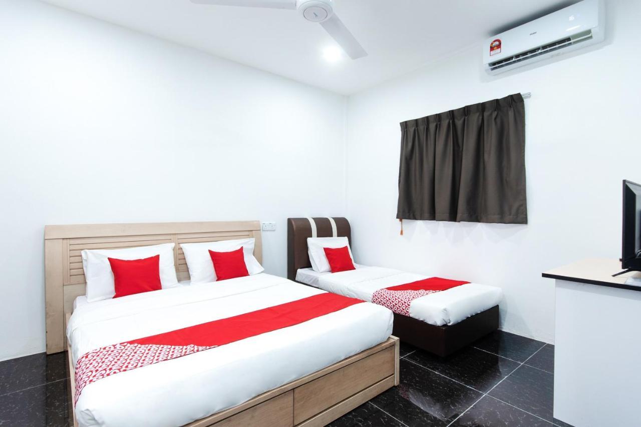 Oyo 44011 Weng Bee Guest House Кота Кинабалу Екстериор снимка