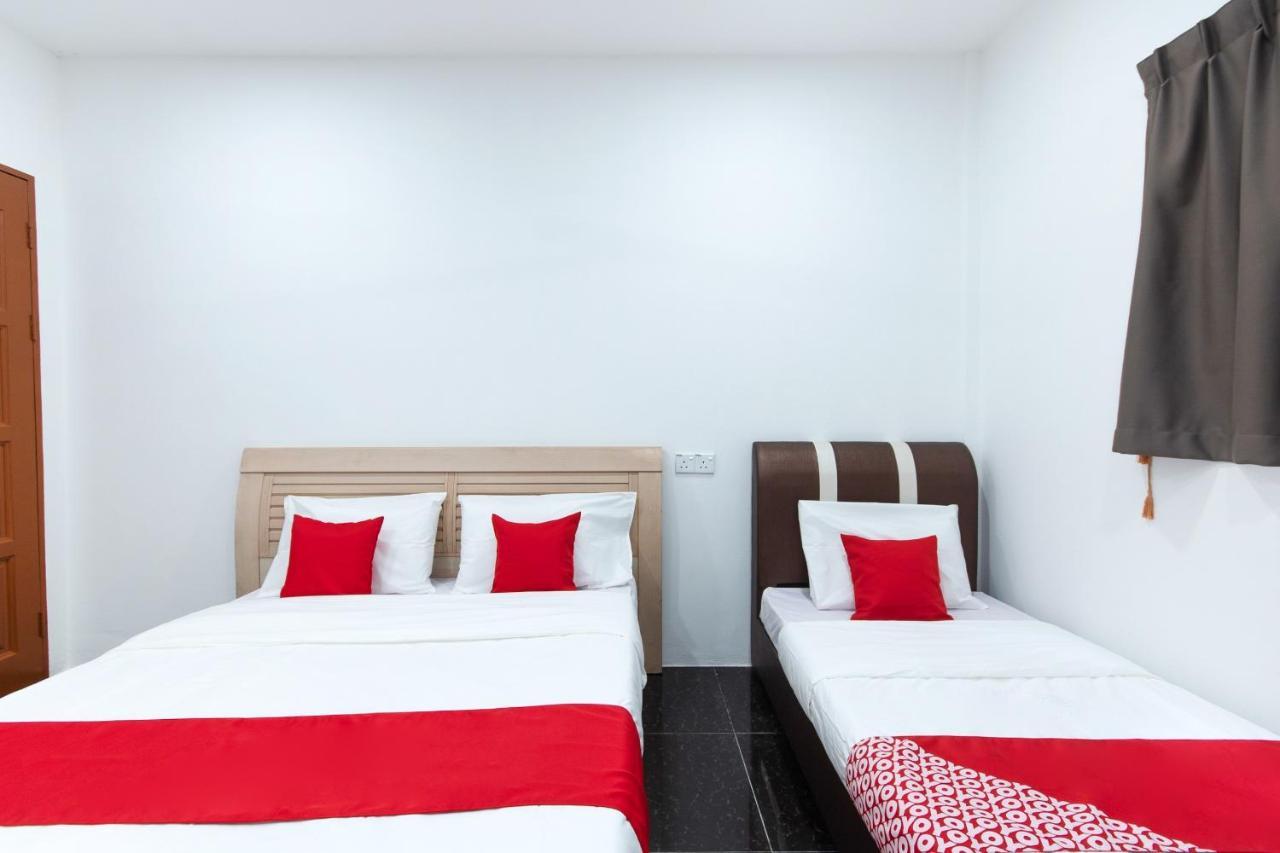 Oyo 44011 Weng Bee Guest House Кота Кинабалу Екстериор снимка