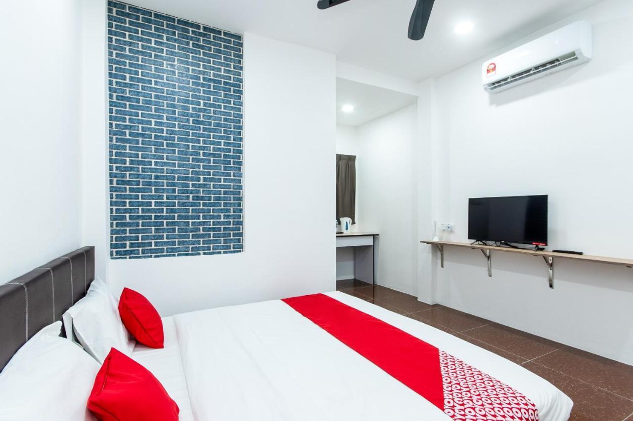 Oyo 44011 Weng Bee Guest House Кота Кинабалу Екстериор снимка
