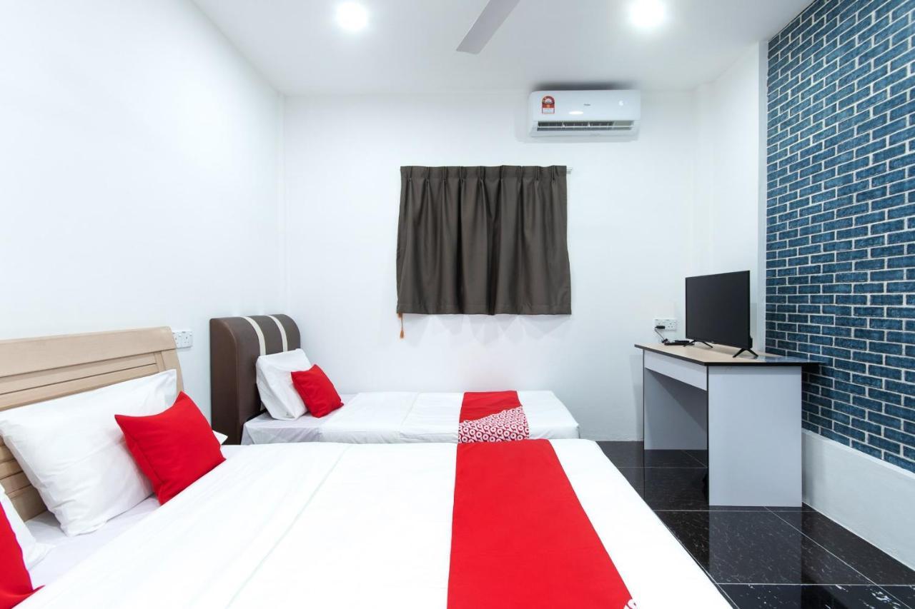 Oyo 44011 Weng Bee Guest House Кота Кинабалу Екстериор снимка